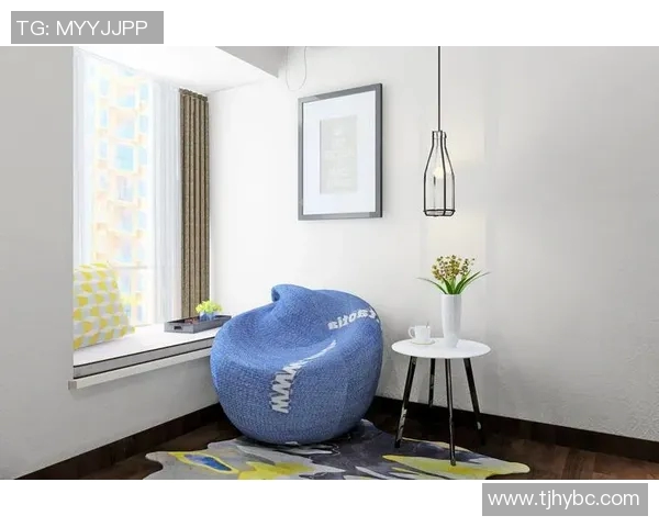 男生房间墙面装饰足球明星挂画提升空间活力与个性魅力