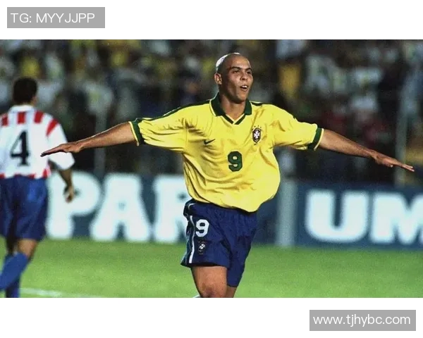 马赛：5号足球明星的辉煌历程与传奇故事揭秘