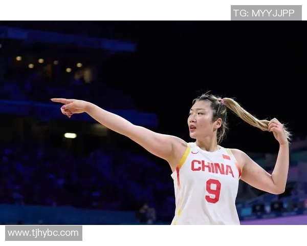篮球明星李梦身材揭秘展现运动魅力与个人风采的完美结合 篮球明星李梦身材揭秘展现运动魅力与个人风采的完美结合